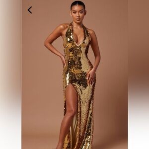 SHOWSTOPPER Long, gold, sparkly gown!